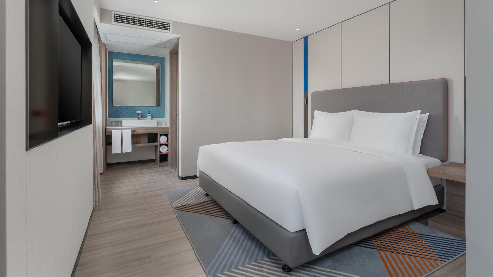 Holiday Inn Express Qingdao Shibei By Ihg מראה חיצוני תמונה