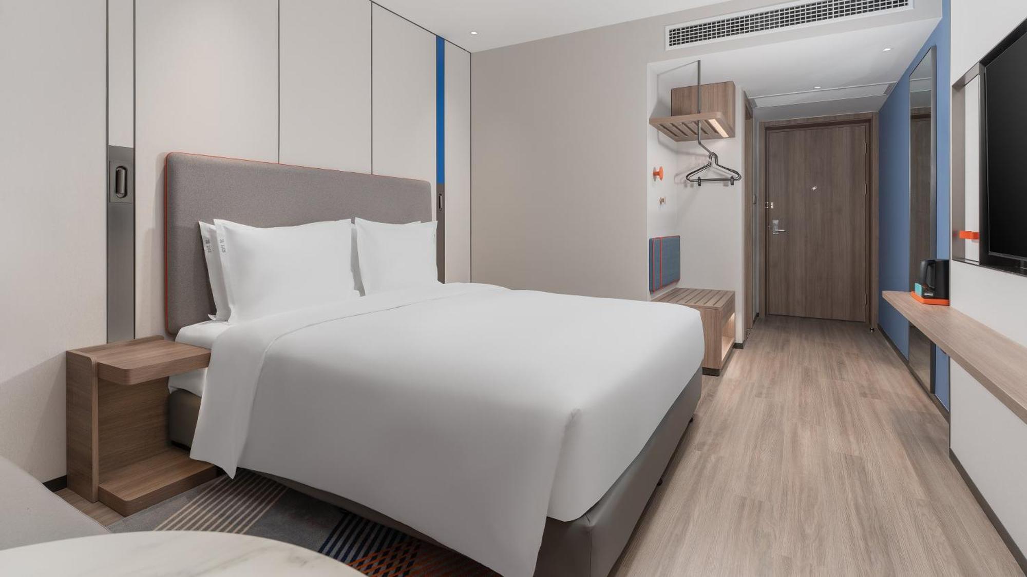 Holiday Inn Express Qingdao Shibei By Ihg מראה חיצוני תמונה