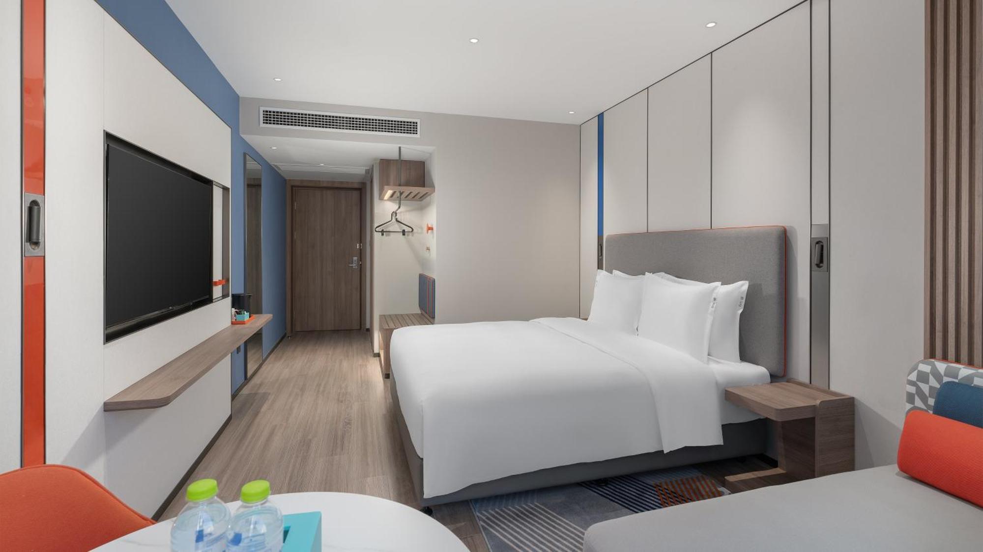 Holiday Inn Express Qingdao Shibei By Ihg מראה חיצוני תמונה
