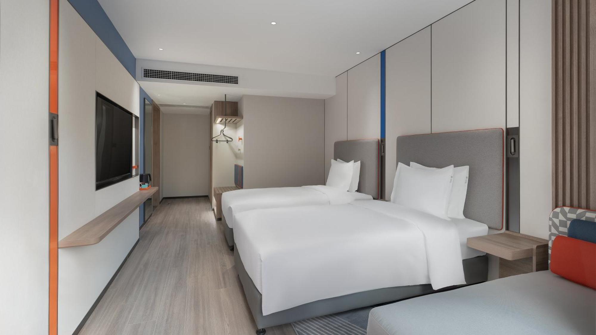 Holiday Inn Express Qingdao Shibei By Ihg מראה חיצוני תמונה