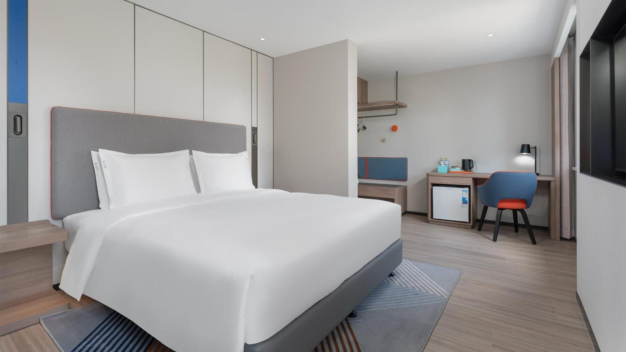 Holiday Inn Express Qingdao Shibei By Ihg מראה חיצוני תמונה
